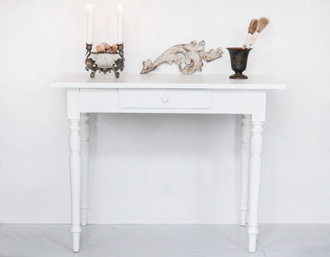 Hvidt skrivebord